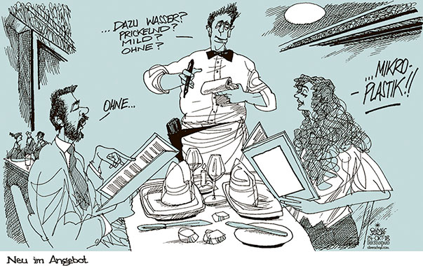 Oliver Schopf, politischer Karikaturist aus Österreich, politische Karikaturen aus Österreich, Karikatur Cartoon Illustrationen Politik Politiker Österreich 2018 : MIKROPLASTIK PLASTIK WASSER TRINKWASSER MINERALWASSER RESTAURANT KELLNER BESTELLEN ABENDESSEN DINNER VERGIFTUNG UMWELT VERSCHMUTZUNG MÜLL
